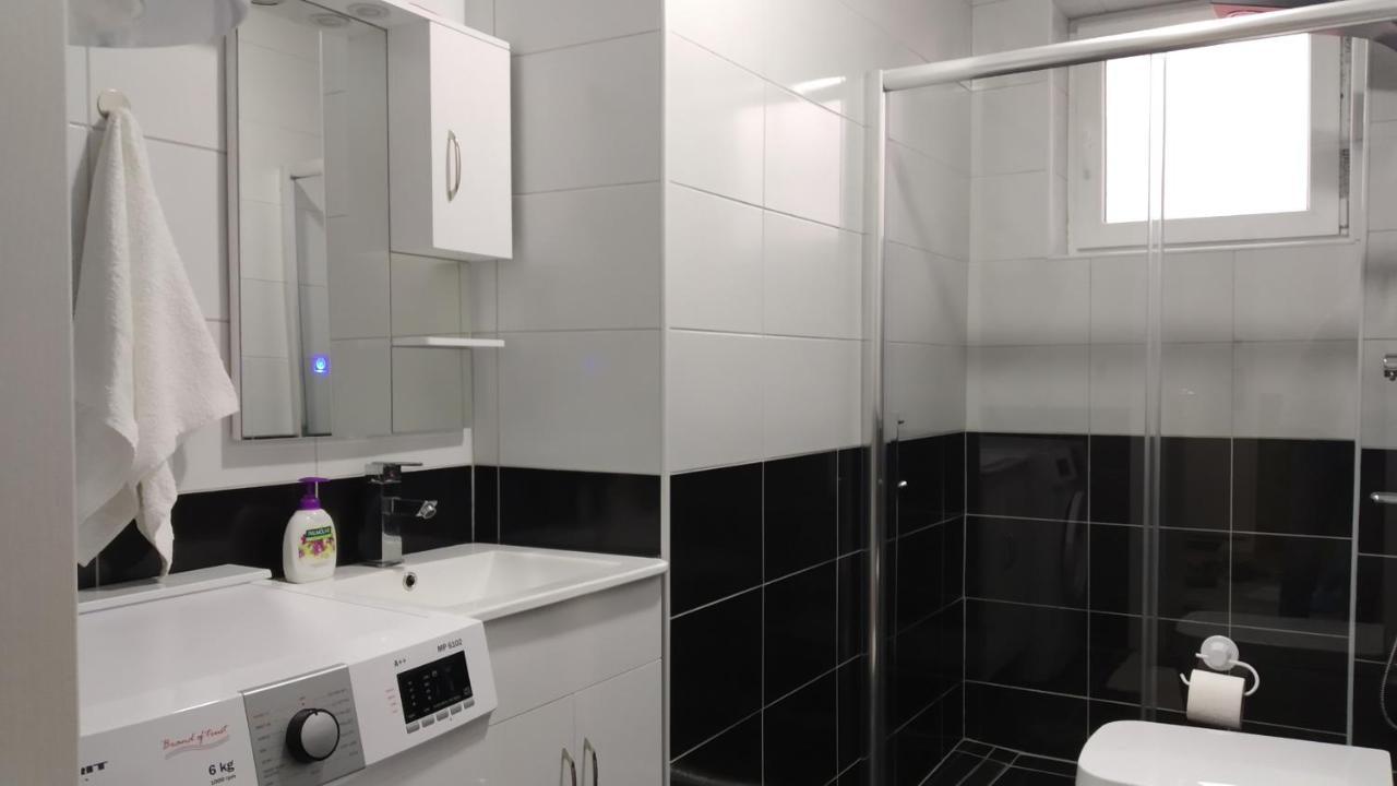 Apartment In Center Бітола Екстер'єр фото